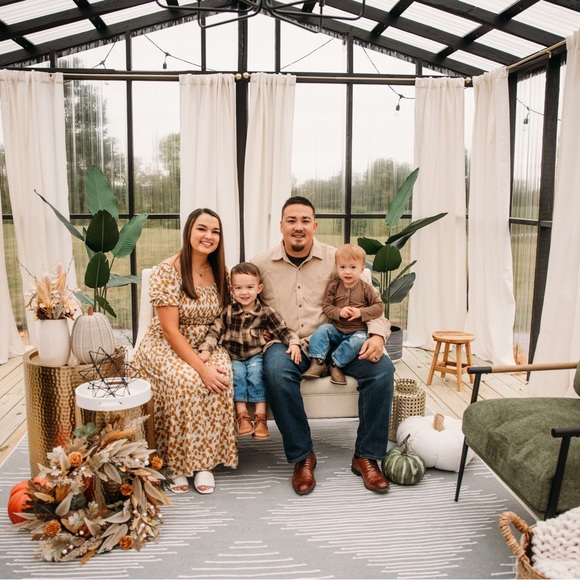 Meet your Posher, Brooke - Picture 1 of 1